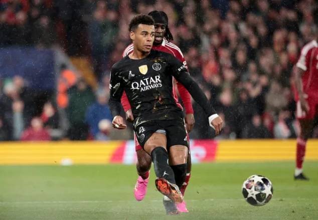 Saha nhận định Doue là thương vụ trong mơ cho MU.