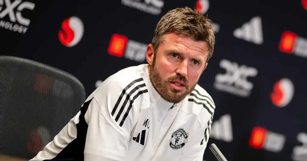 HLV Carrick cập nhật tình hình của Mainoo và Dorgu trước trận đấu với Chelsea.