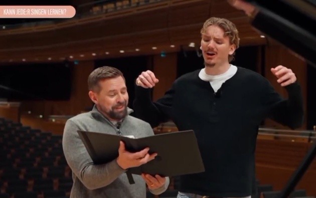 Woltemade gây sốc vì giọng hát dở tệ