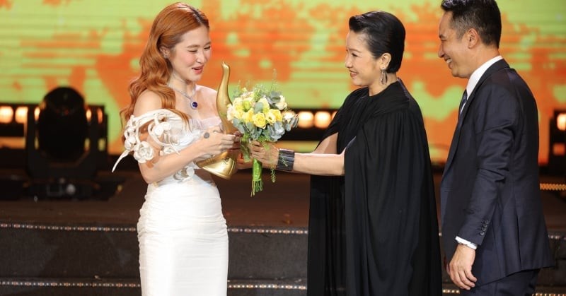 Hương Tràm nói gì sau khi gây tranh cãi vì giành giải thưởng tại Cống hiến 2026