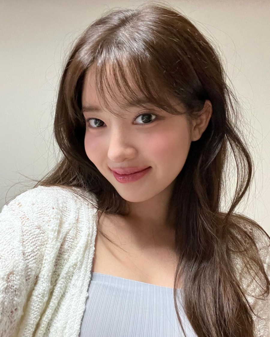 Thay vì tạo bề mặt lì hoàn toàn, xu hướng mới tập trung vào hiệu ứng mịn như nhung, vẫn có độ phản xạ ánh sáng nhẹ