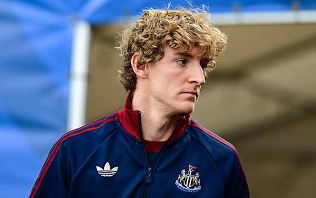 Bayern Munich dành sự quan tâm cho Anthony Gordon.