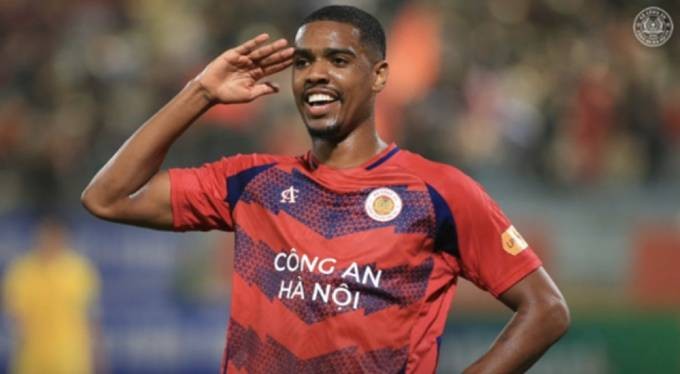 Việc Alan Grafite có thể khoác áo ĐTVN trong tương lai khiến người Thái lo lắng.