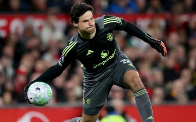 Senne Lammens trong màu áo MU.