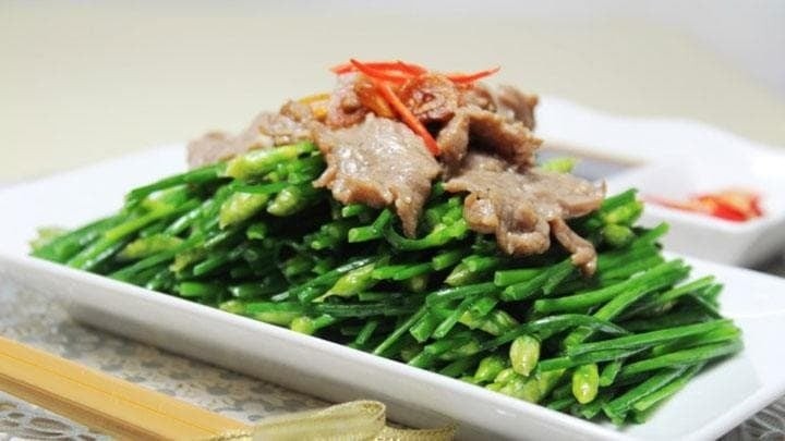 Các dưỡng chất như chất xơ, vitamin C, carotene giúp tăng nhu động ruột, cải thiện tiêu hóa, tạo cảm giác ăn ngon và giảm táo bón.