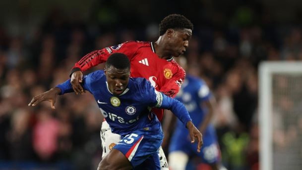 Moises Caicedo (6.5/10): Làm tốt vai trò đánh chặn và luân chuyển bóng nhưng không quá bùng nổ.