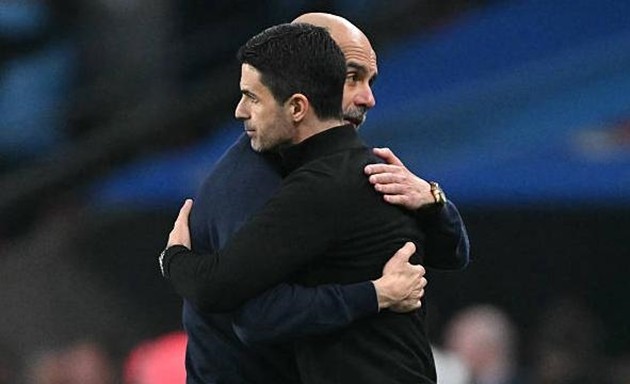Pep Guardiola đang dùng đòn tâm lý với Arsenal của Mikel Arteta.