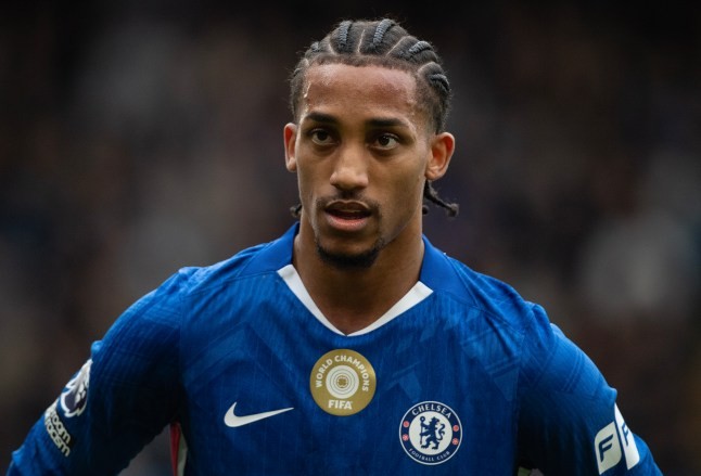 Pedro vắng mặt vì chấn thương đùi.