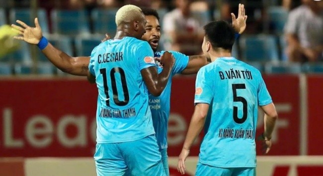 Nam Định giành chiến thắng 2-1.