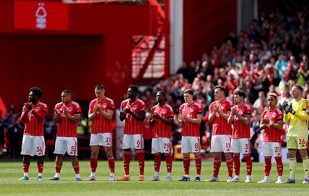 Nottingham tiến thêm một bước đến tấm vé trụ hạngm