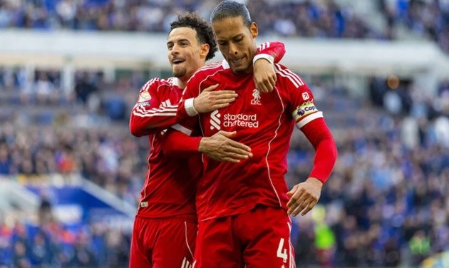 Virgil van Dijk (7.9): Thủ lĩnh đích thực của hàng phòng ngự. Anh chỉ huy tốt các đồng đội và trực tiếp ghi bàn thắng quyết định đầy dũng mãnh từ một pha dàn xếp phạt góc.