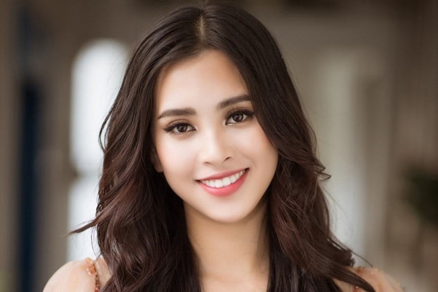 Hoa hậu Tiểu Vy lên tiếng về màn quên tên sản phẩm ở sự kiện