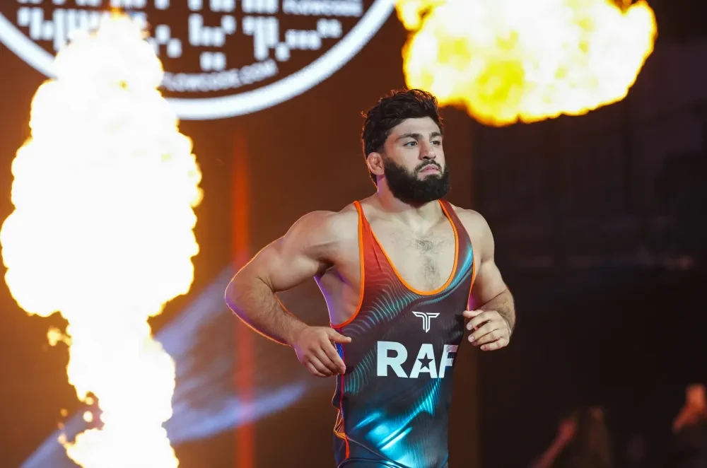 Arman Tsarukyan và Urijah Faber tại RAF 8