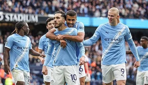 Manchester City đánh bại Arsenal trên sân nhà Etihad.