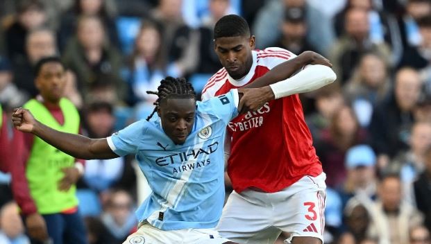 Cristhian Mosquera – 6.5: Đối đầu một-một với Jérémy Doku chưa bao giờ là dễ dàng, nhưng Mosquera đã không bị áp đảo và hoàn thành khá tốt nhiệm vụ dù phải nhận thẻ vàng trong hiệp một.