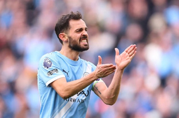 Tiền vệ trung tâm: Bernardo Silva – 6.9 điểm Vẫn là một nguồn năng lượng vô tận của đội bóng. Silva có mặt ở mọi điểm nóng trên sân, từ việc ngăn chặn các đợt phản công nhanh của Arsenal cho đến việc xuất hiện trong vòng cấm đối phương để tạo thêm quân số cho các đợt hãm thành của City.