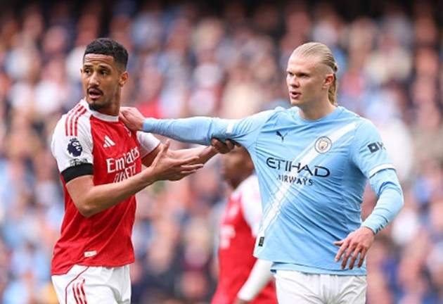 Tiền đạo: Erling Haaland – 7.6 điểm Haaland đã thể hiện tinh thần chiến đấu tuyệt vời trong suốt cả trận đấu. Dù có những cơ hội bị bỏ lỡ, chân sút người Na Uy vẫn biết cách tỏa sáng đúng lúc với bàn thắng quý như vàng ở phút 65, mang về thắng lợi chung cuộc cho đội nhà.