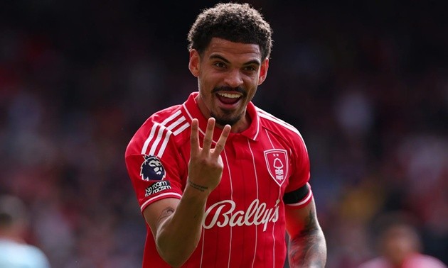 Morgan Gibbs-White lập hat-trick vào cuối tuần 