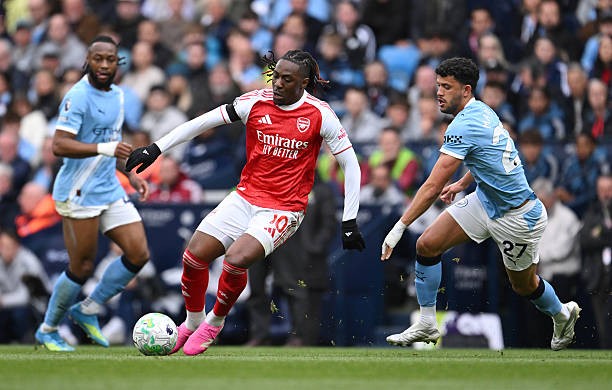 Vieira cho rằng việc rút Eze khỏi sân là một sai lầm. 