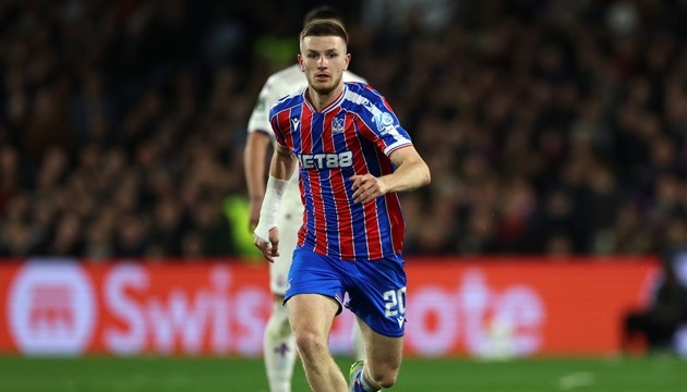 Adam Wharton được Ryan Giggs