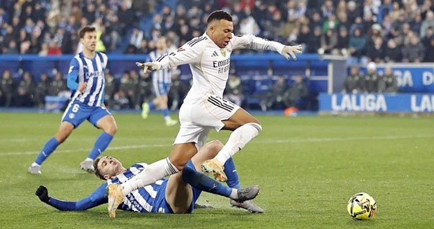 Real Madrid cần đánh bại Alaves để vượt qua khủng hoảng