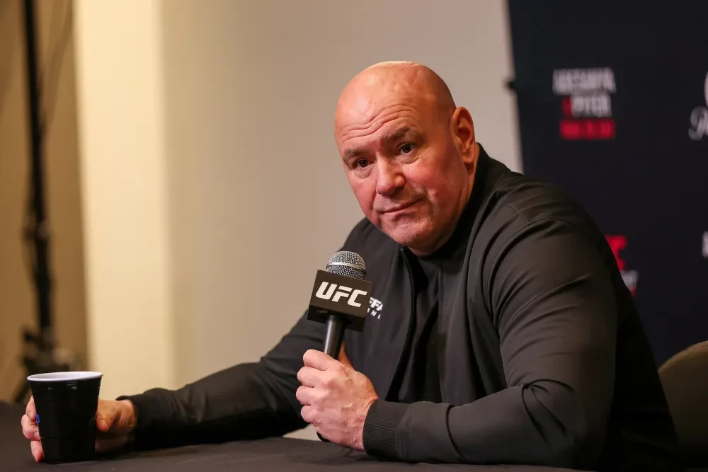 Dana White tại buổi họp báo UFC