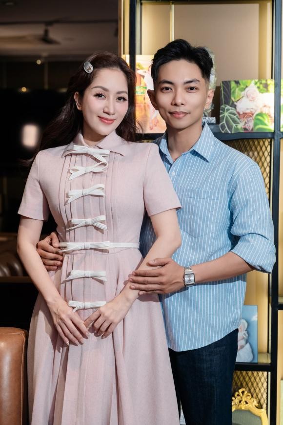 Khánh Thi không bao giờ ghen với Phan Hiển và bạn nhảy