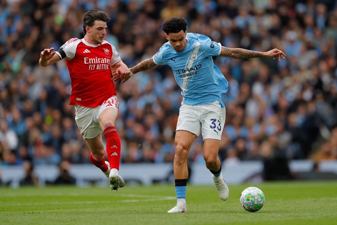 Nico O'Reilly chơi ấn tượng trong trận thắng của Man City trước Arsenal.