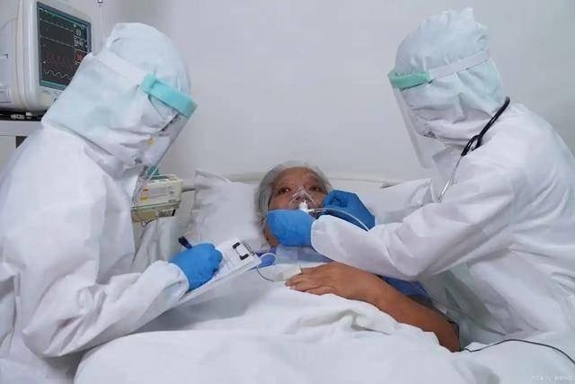 Các bệnh như viêm gan B mạn tính, nhiễm vi khuẩn Helicobacter pylori hay viêm dạ dày kéo dài đều có liên quan đến nguy cơ ung thư. 