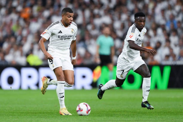 Mbappe và Vinicius không tìm được sợi dây liên kết. 