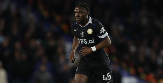 Romeo Lavia - 6.2 điểm. Được trao cơ hội đá chính, Lavia duy trì sự an toàn trong các đường chuyền ngắn nhưng thiếu tính đột biến để xuyên phá hàng thủ đối phương. Anh thi đấu mờ nhạt và không thể kiểm soát được khu trung tuyến trước khi bị thay ra ở phút 72.