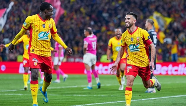 Lens vùi dập Toulouse.