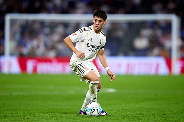 Arda Guler — 7.5 điểm: Thi đấu chủ động và thường xuyên hướng bóng lên phía trước, liên tục tìm cách kiến tạo sớm cho Mbappe và Vinicius.