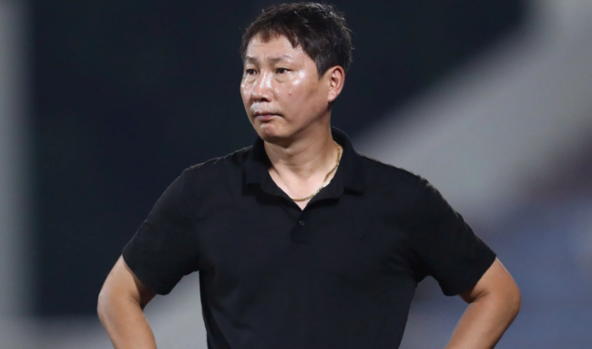 HLV Kim Sang-sik phải giải quyết bài toán nhân sự.