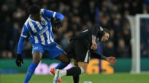 Baleba có màn trình diễn đẳng cấp trước Chelsea.