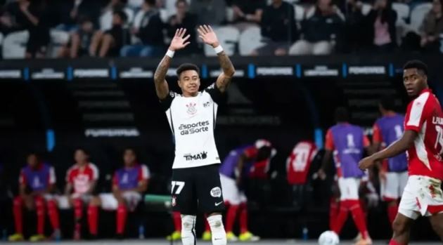 Lingard toả sáng trong màu áo .