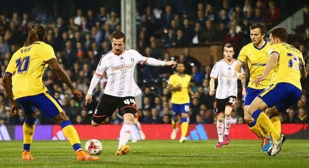 McCormack trong màu áo Fulham khi còn là cầu thủ.