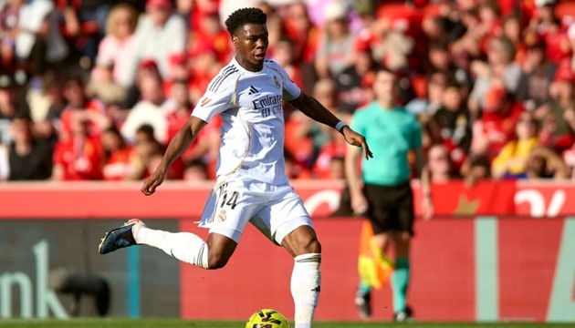 Chữ ký bổ sung hàng tiền vệ mà BLĐ Man United sẵn đón.