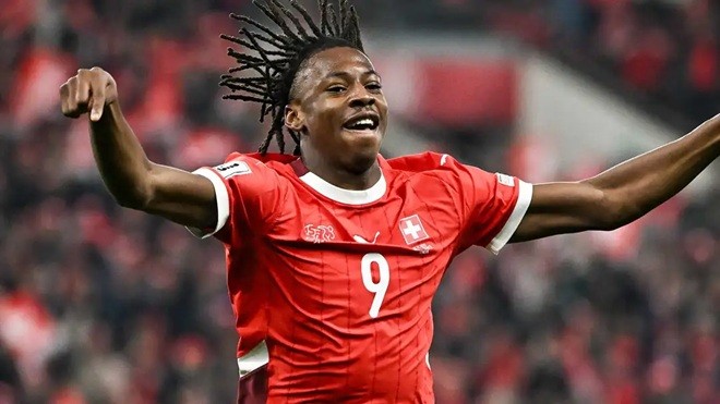  Manzambi đang thể hiện ấn tượng ở vị trí tiền vệ.