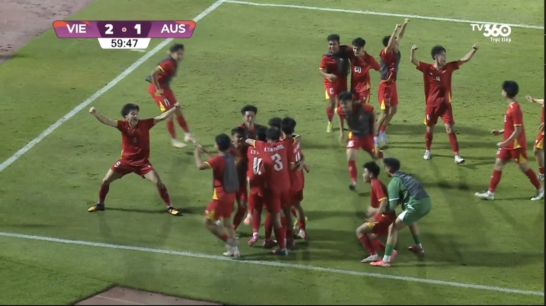 U17 Việt Nam ngược dòng cảm xúc trước U17 Australia. Ảnh chụp màn hình.