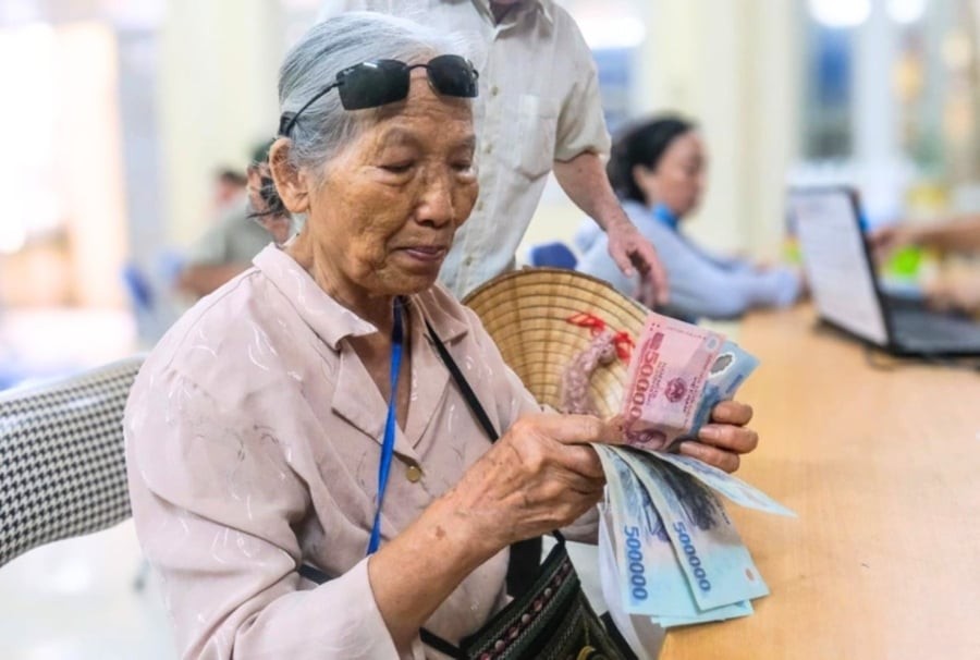 Trợ cấp hưu trí xã hội hiện dành cho người từ đủ 75 tuổi trở lên không có lương hưu hoặc trợ cấp bảo hiểm xã hội hằng tháng, hoặc có nhưng ở mức thấp, đóng vai trò như “lưới an sinh cuối cùng” đối với người cao tuổi không còn khả năng lao động.