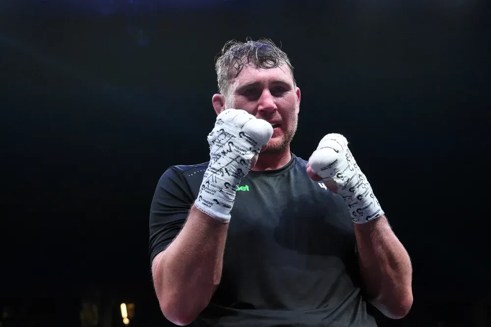 Darren Till ăn mừng chiến thắng