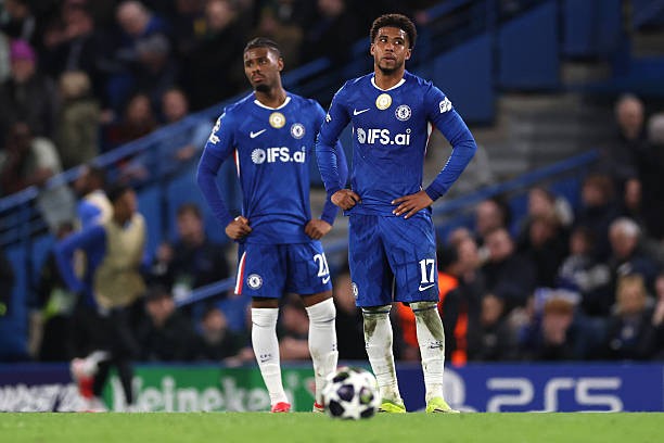 Chelsea bị hủy diệt ngay trên sân nhà.