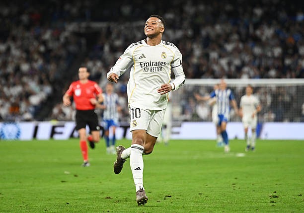 Kylian Mbappe — 7.4 điểm: Tham gia rất nhiều vào mặt trận tấn công với 7 cú sút, 4 lần trúng đích và 1 bàn thắng. Ngoài ra, anh còn đóng góp 4 đường chuyền quyết định và có 5 pha qua người.