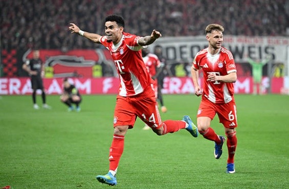 Diaz chốt hạ trận đấu bằng bàn thắng nâng tỷ số lên 2-0.