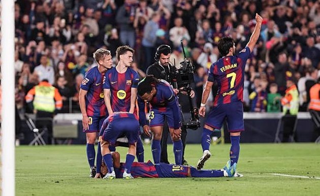 Lamine Yamal dính chấn thương ở trận đấu với Celta Vigo.