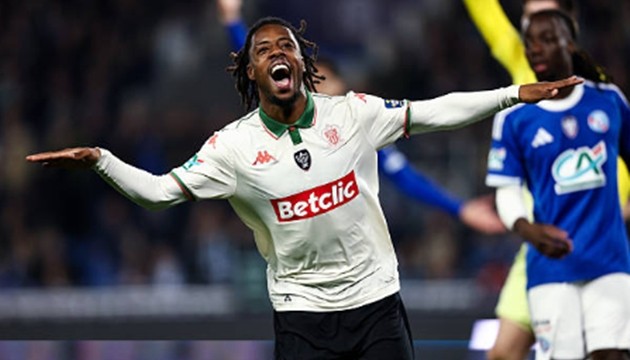 tỏa sáng đưa Nive vào chơi chung kết.