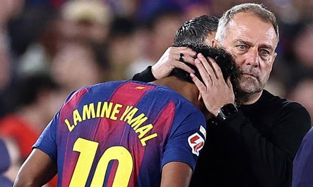 Hansi Flick xoay sở tốt dù Lamine Yamal rời sân sớm.