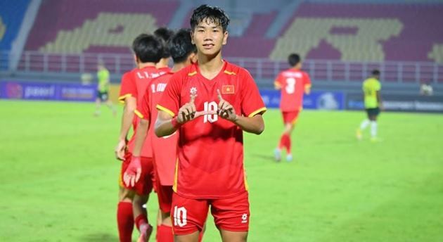  Chu Ngọc Nguyễn Lực nổi bật trong màu áo U17 Việt Nam.
