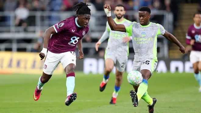 Marc Guehi (7,6): Có vài pha xử lý bóng thông minh bên phần sân nhà, góp phần châm ngòi cho tình huống dẫn đến bàn thắng.